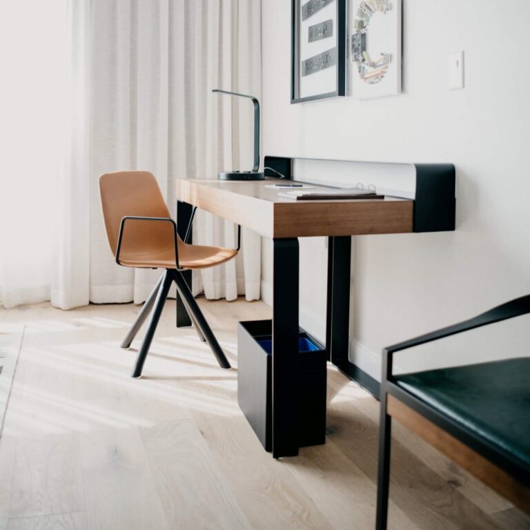 bright-modern-decor-contemporary-new-desk-in-corne-2023-11-27-05-11-43-utc-square